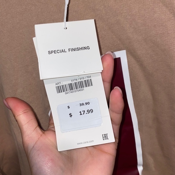 zara‎ crewneck - Picture 2 of 3